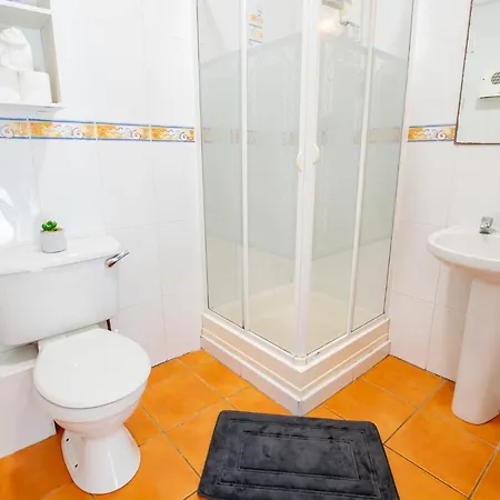 90 - 4bed Townhouse By Shortstays - Ideal Group Nyaraló