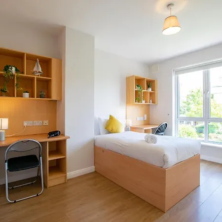 67 - The Townhouse By Shortstays