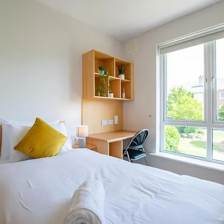90 - 4bed Townhouse By Shortstays - Ideal Group * Γκάλγουεϊ