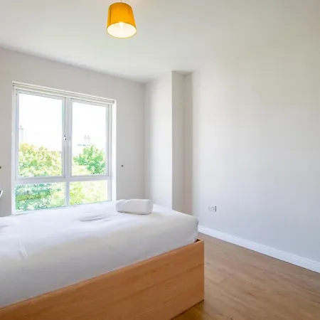 90 - 4bed Townhouse By Shortstays - Ideal Group